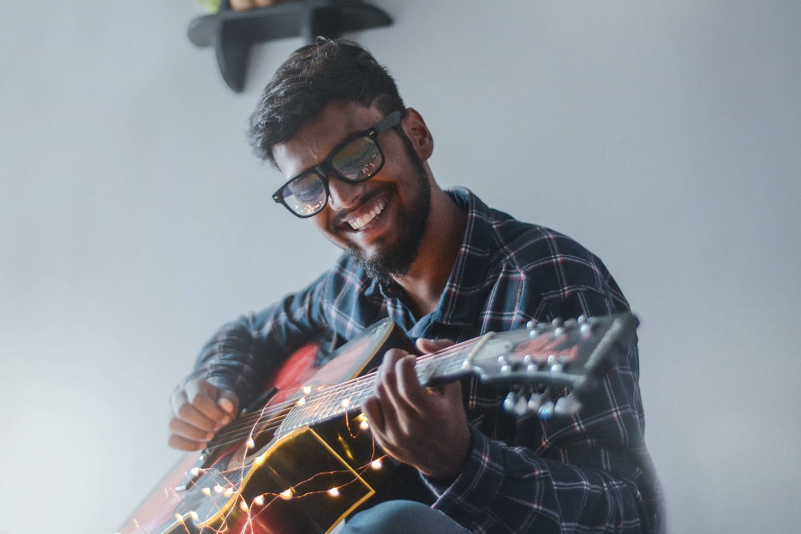 Geschenke für Musiker und Gitarristen mit eigenem Band Logo gestalten mit DER BANDMARKT