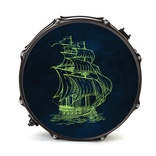 Nachleuchtender Bassdrumfell-Aufkleber mit Ship-Design - DER BANDMARKT