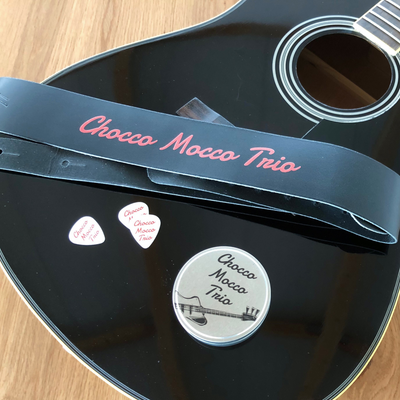 Geschenkset "Guitarist Gepolstert Deluxe No.1" mit bedrucktem Gitarrengurt - DER BANDMARKT