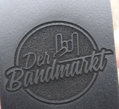 Gitarrengurt "Standard" mit Gravur, schwarz - DER BANDMARKT