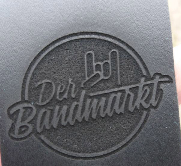 Gitarrengurt "Standard" mit Gravur, braun - DER BANDMARKT