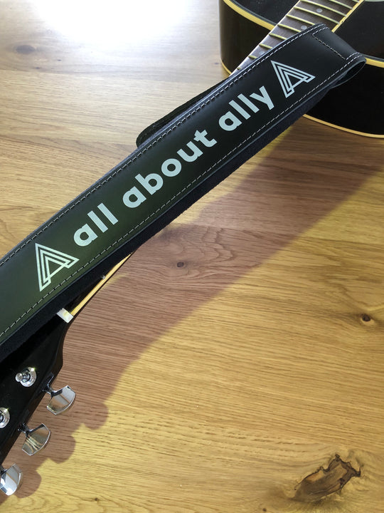 Gitarrengurt "Gepolstert" mit Druck, schwarz - DER BANDMARKT